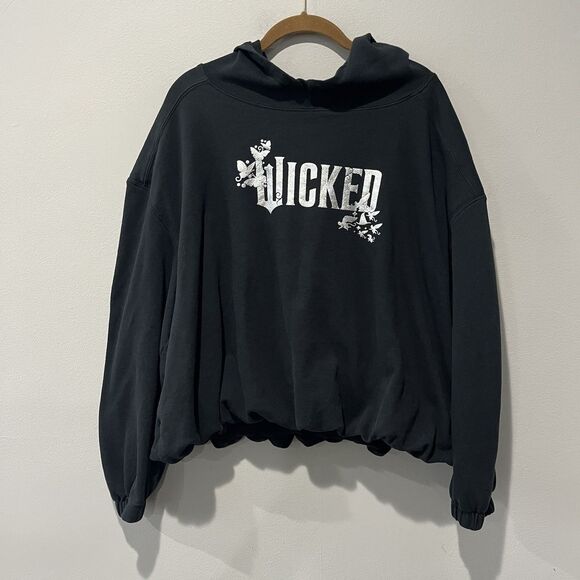 Wicked Paul Tazewell Hoodie Womens Large Graphic Sweatshirt Black Bubble Hem - Picture 1 of 9